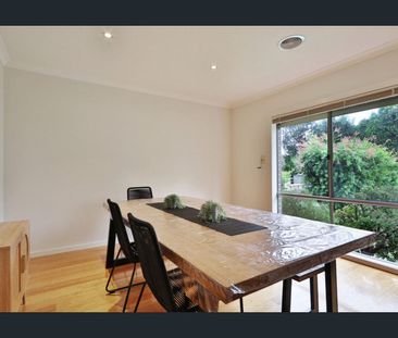 Stunning Three-Bedroom Townhouse - Photo 2