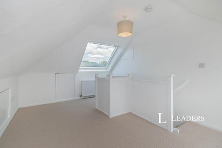 4 bedroom detached house to rent - Photo 4