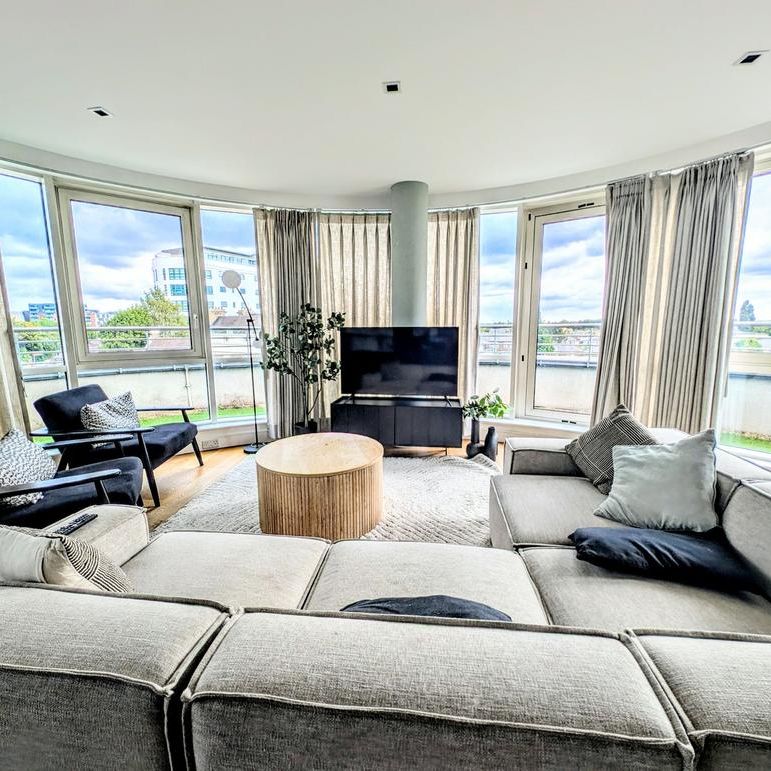 3 bedroom flat to rent - Photo 1