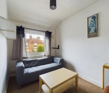 4 bedroom terraced house to rent - Photo 1