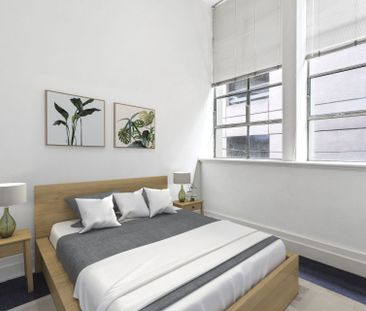 Spacious Unfurnished Warehouse Style Apartment - Photo 3