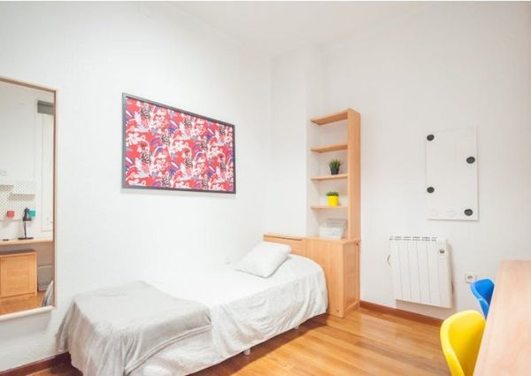 Calle de Sandoval, Madrid, Community of Madrid 28010