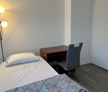 For Lease - 898 Portage, Single Bedrm Parkway Unit# 4002, Vaughan, ... - Photo 6