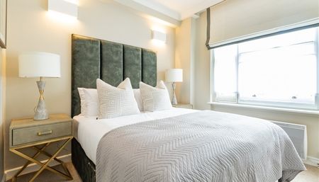 3 Bedroom Apartment, Hill Street, Mayfair, W1J - Photo 5