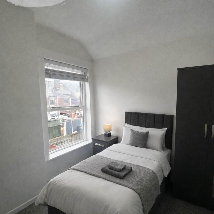 Grange Avenue, Warrington - Photo 1