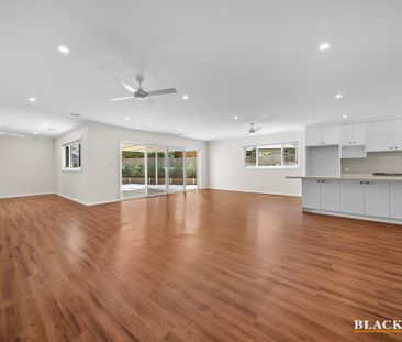 7 Phillip Avenue, Queanbeyan NSW 2620 - House For Rent | Domain - Photo 1