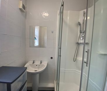 Room in a Shared House, Devonshire Road, SO15 - Photo 6