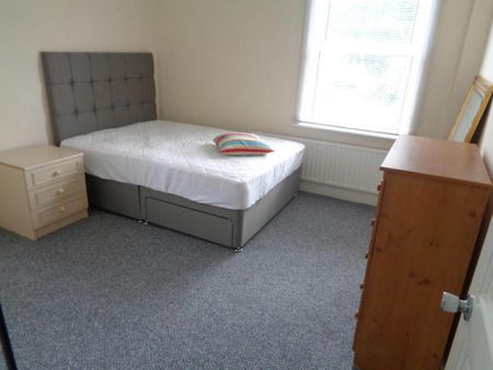 5 bedroom terraced house to rent - Photo 5