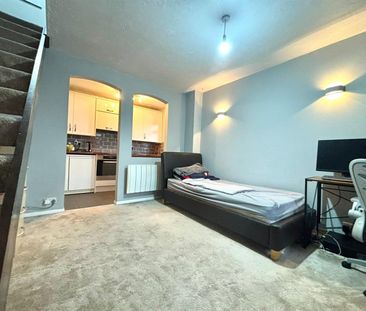 Kingston Lane, West Drayton, UB7 - Photo 3