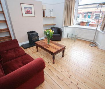 2 bedroom semi-detached house to rent - Photo 3