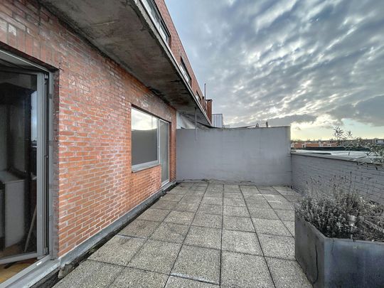 Appartement op de eerste verdieping met 2 slaapkamers en zeer ruim terras - Foto 1