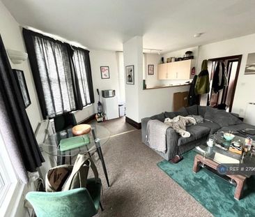 1 bedroom flat to rent - Photo 2