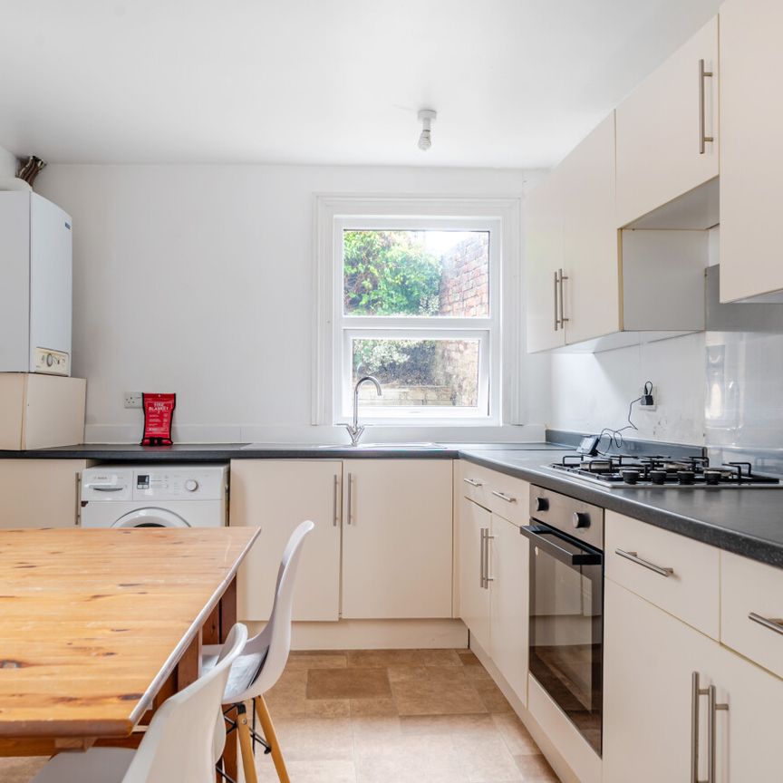 4 bedroom house to rent - Photo 1