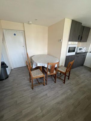 4 bedroom house to rent - Photo 1