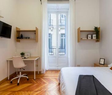 Calle de San Lorenzo, Madrid, Community of Madrid 28004 - Foto 1
