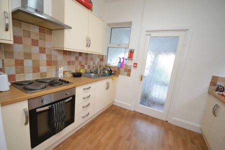 1 bed Shared House for Rent - Photo 4