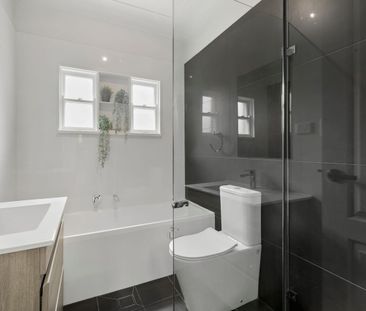 Family Favourite - Photo 6