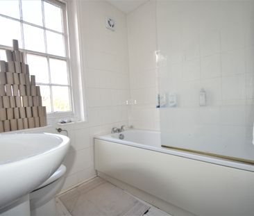 4 bedroom terraced house to rent - Photo 5