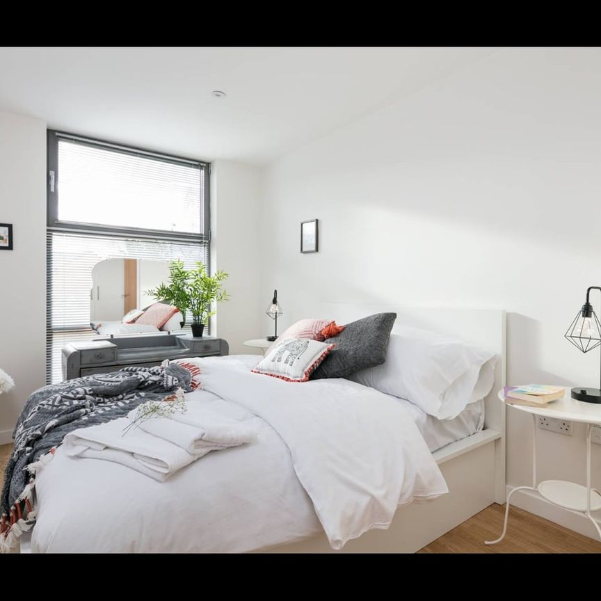 2 Bed Flat, Richmond Hill, M3 - Photo 1