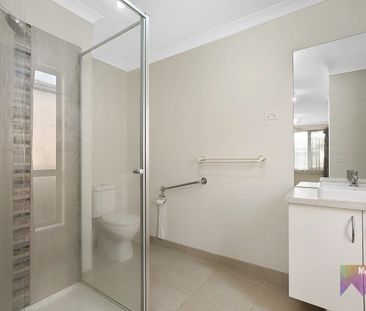 A Modern Home in the Heart of Cranbourne West! - Photo 6