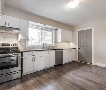 2373 BARCLAY Road, Burlington, Ontario, L7R2B7 - Photo 6