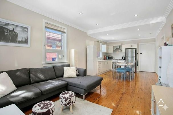 Two Bedroom Plus Study Art Deco Apartment - Photo 1