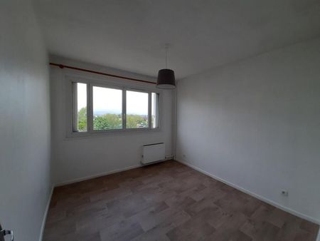 Location Appartement 3 pièces 73m² ST PRIEST 69800 - Photo 3