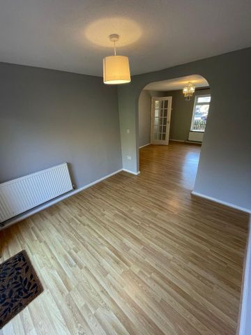 3 bedroom terraced house to rent - Photo 2