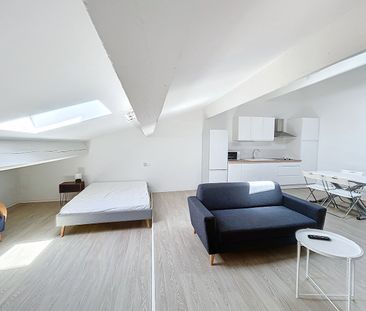 Location Appartement 1 pièce 43m² - Photo 1