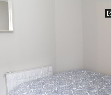 Bed in shared 4-bedroom flat for rent in Whitehall, Dublin - Photo 1