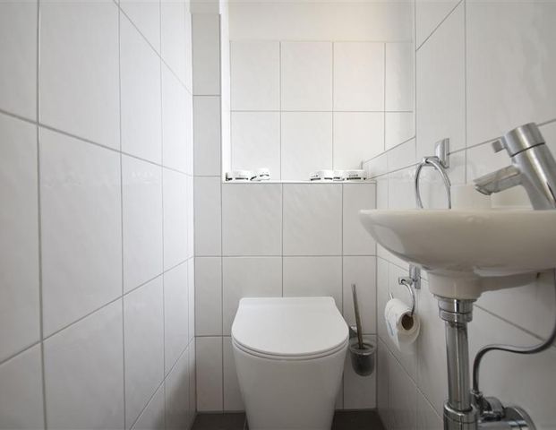 Frisch renoviert! Großzügige 3-Zimmer-Wohnung mit Terrasse zu vermieten - Foto 1