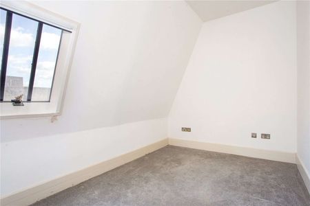 A well-presented two bedroom apartment in the heart of the City. - Photo 3