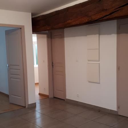 Location Appartement 1 pièce 40m² - Photo 4