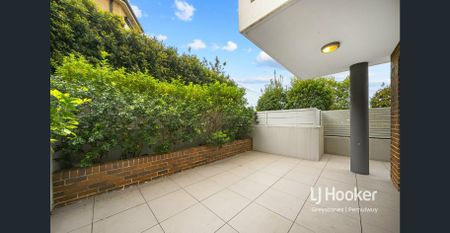 MODERN GROUND FLOOR APARTMENT WITH LARGE COURTYARD - Photo 5