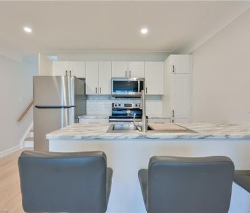 For Lease - 738 Mohawk Road Unit# Upper, Hamilton, Ontario - Photo 2