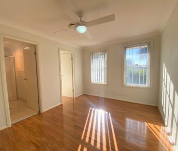 3 Bedrooms Duplex with Extra Study Room and Ducted Air Conditioning - Photo 5