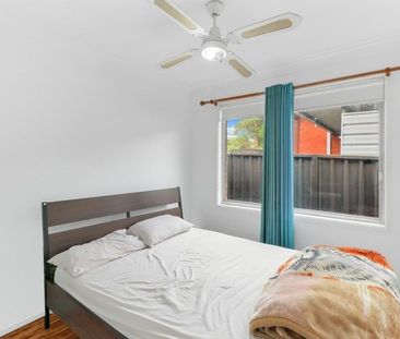 3 Bedroom home with split system air conditioning and modern kitchen! - Photo 6