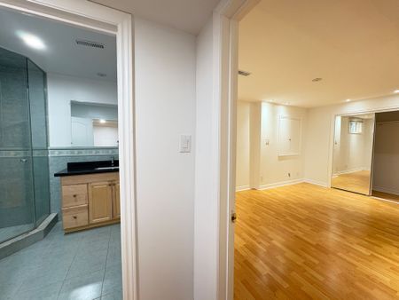For Lease - 120 Grey Alder Avenue Unit# Sep Entrance BSMT, Richmond Hill, Ontario - Photo 2