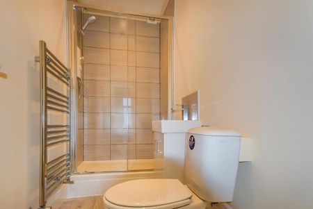 1 bedroom in a house share to rent - Photo 5