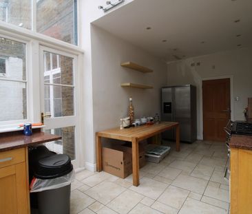 5 Bed Semi-Detached House, Westover Road, SW18 - Photo 2