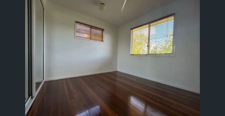 BEAUTIFUL TWO STOREY HOME FOR RENT - Photo 2