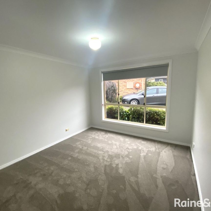 Freshly painted Villa in leafy West Orange - including white goods - Photo 1