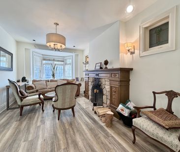 For Lease - 256 Bedford Park Avenue, Toronto, Ontario - Photo 2