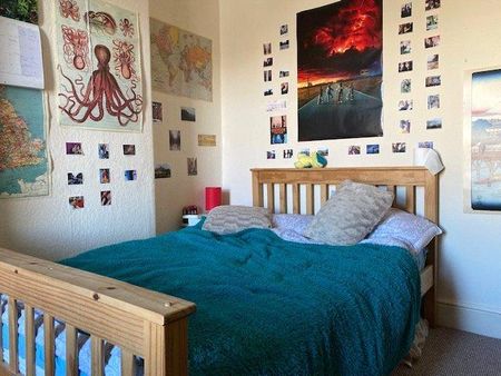 4 bedroom terraced house to rent - Photo 5