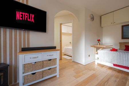 1 Bed Flat, Glenville Grove, SE8 - Photo 3