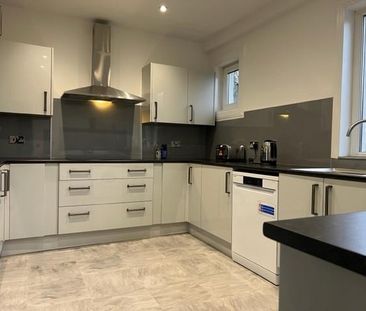1 bedroom in a flat share to rent - Photo 5