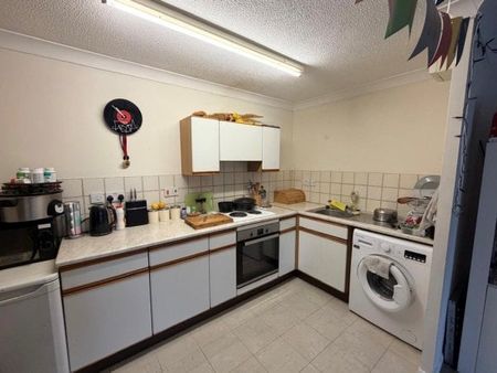 Burton Court, Peterborough PE1 5AF, Property for rent - Photo 4