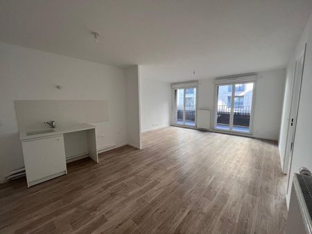 location Appartement T4 DE 78.3m² À BOBIGNY - Photo 2