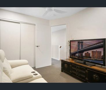 Beautiful Modern Terrace Home in the Heart of Baringa - Photo 3