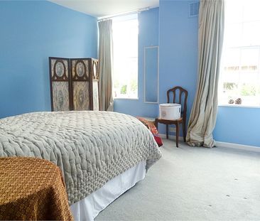 2 bedroom property to rent in Battersea - Photo 2